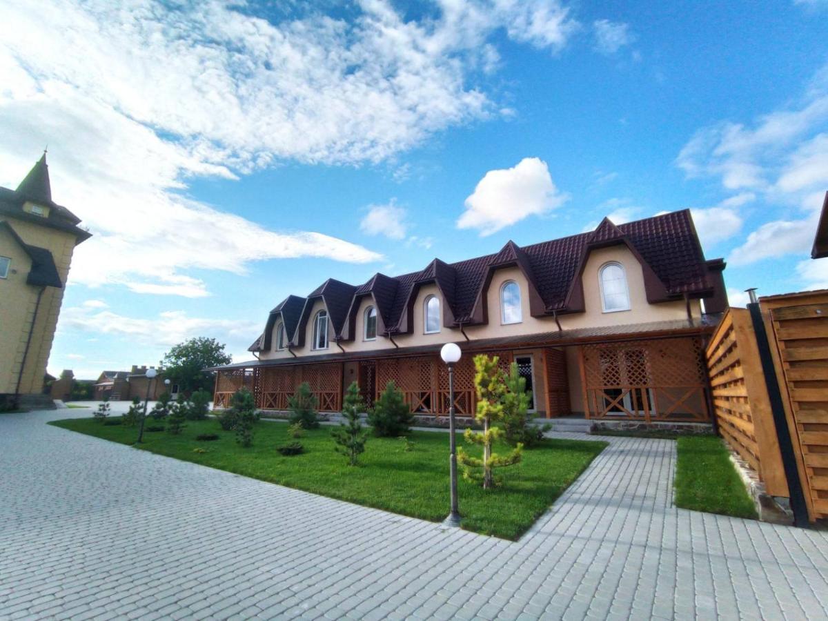 Готельно-Ресторанний Комплекс Прованс Парк Potjayiv Exteriör bild