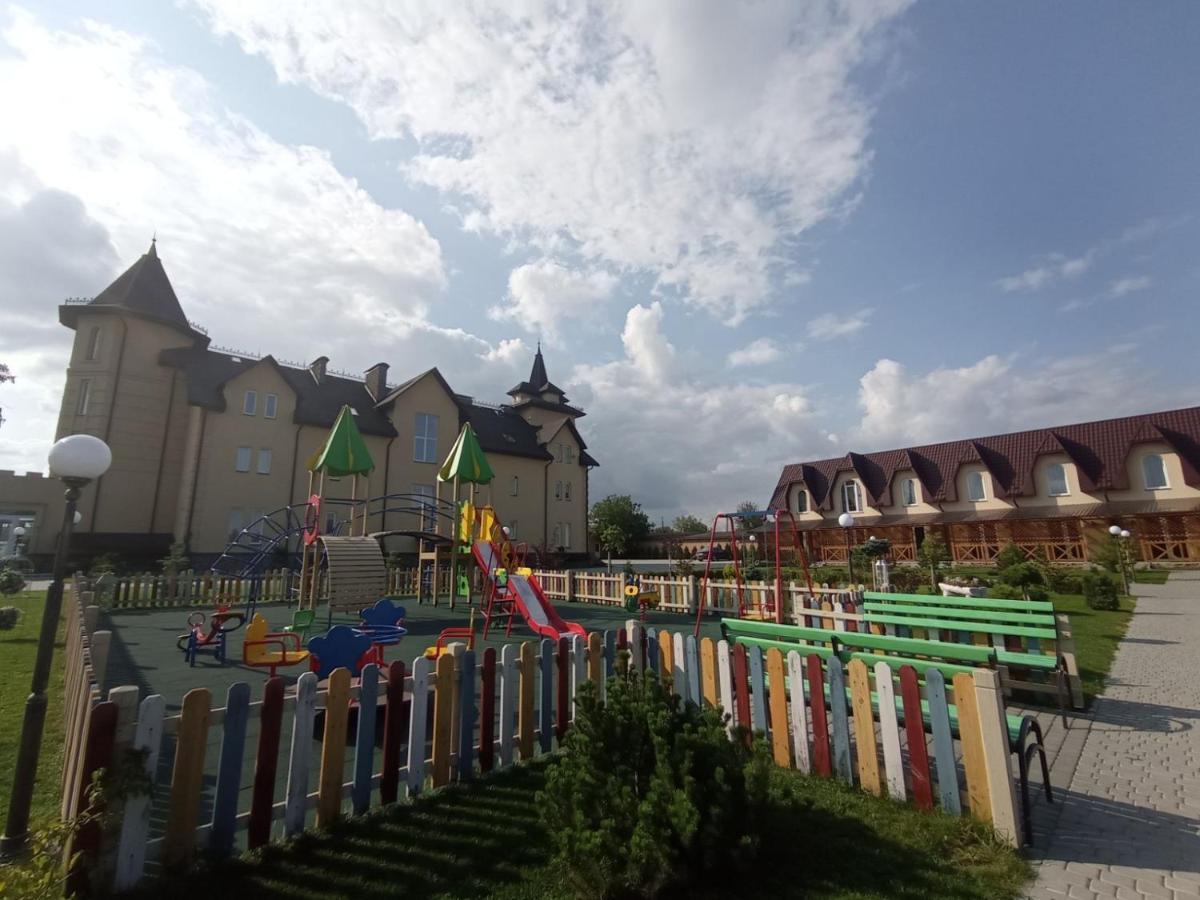 Готельно-Ресторанний Комплекс Прованс Парк Potjayiv Exteriör bild