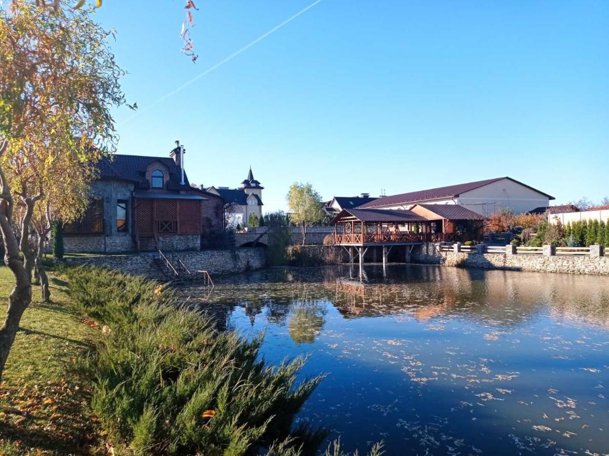 Готельно-Ресторанний Комплекс Прованс Парк Potjayiv Exteriör bild